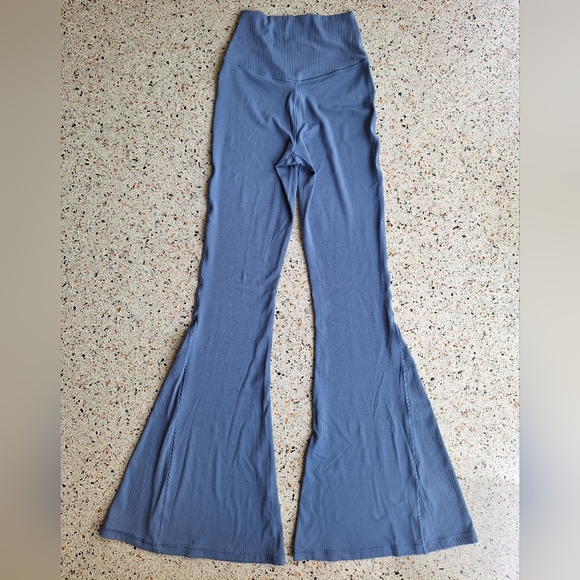 Offline by Aerie Real Me High Waisted Crossover Rib Super Flare Leggings - Picture 5 of 9